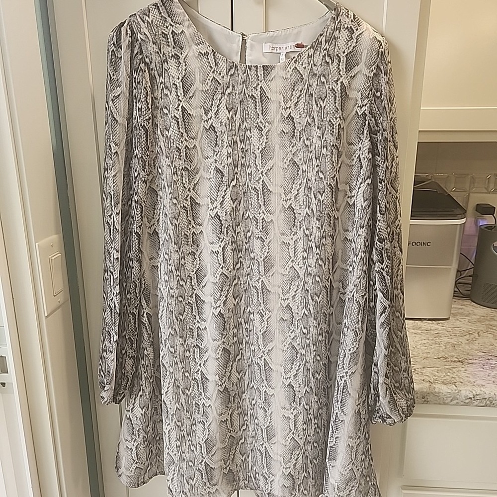 Harper Wren Dress Sz M Sheer‎